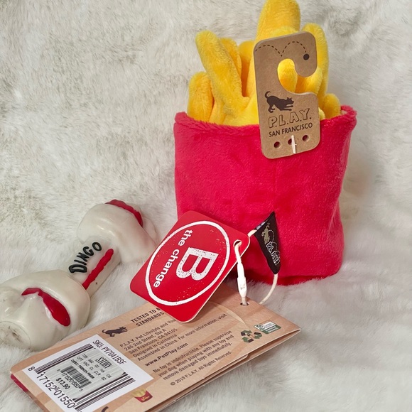 🐶New with tag FRIES SQEAKY DOG TOY with Crinkly bag sound by P..L.A.Y. - Picture 2 of 5